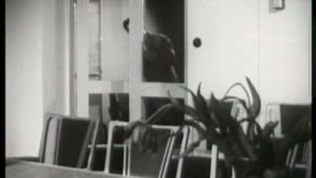Vår skola : Realexamen 1947 - den grå mössan - inträdesbiljett till gymnasiet