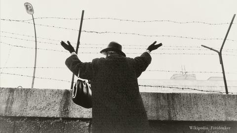 Berlinmuren byggs, 1961-1963