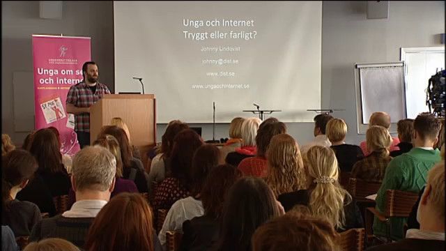 UR Samtiden - Ses offline? : Unga och Internet