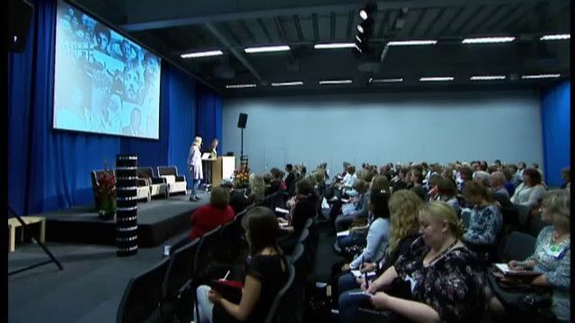 UR Samtiden - Bok och bibliotek 2010 : Samtala med tonåringar