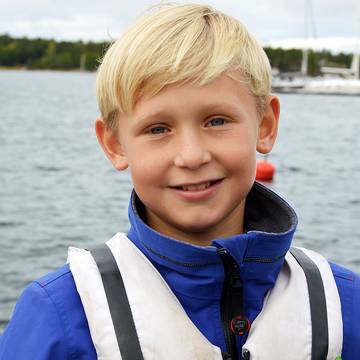 Yekaterinburgda bir ayol jinsiy aloqa izlamoqda.