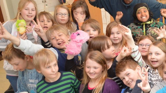Radioskrivarklubben - meänkieli : Träskalle och Brunis och häxan Taimi