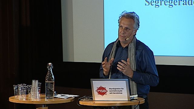 UR Samtiden - Är sociala risker ett hot mot samhället? : Reflektioner utifrån Tillitsbarometern