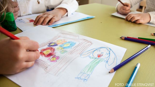 Jobba, sova, dö : Barnen och jobbet