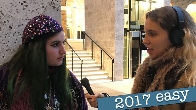 Newsreel Easy : 2017-11-04