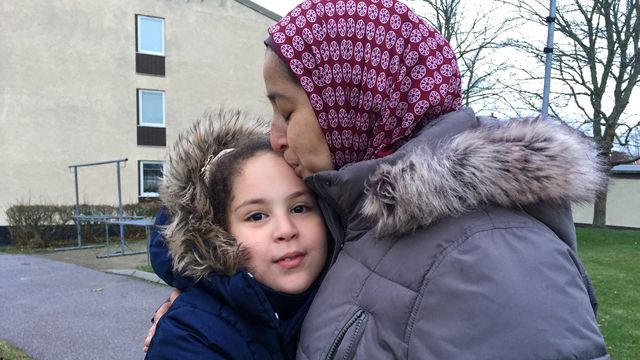 Barnaministeriet dokumentär : Marwa 10 år ska utvisas - ensam