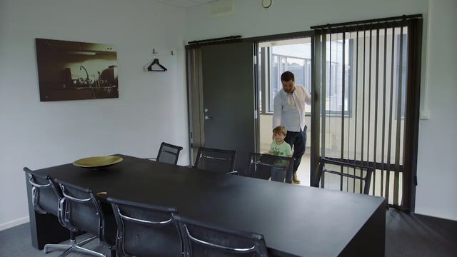Brillebjörn : Kontoret