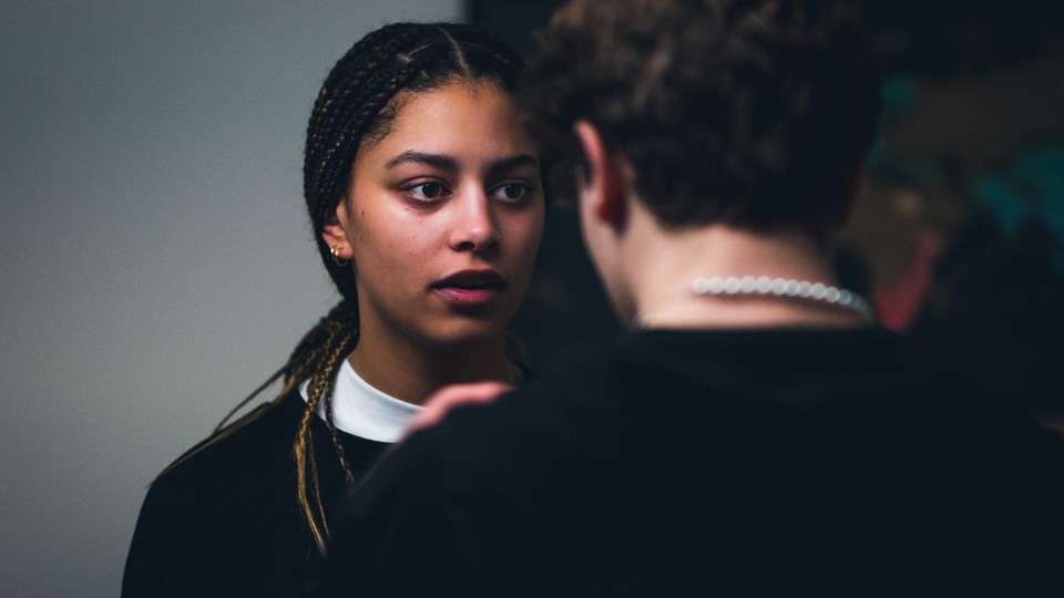 Turmushga chiqqan erkaklar bilan porno suratga olish Qora yigitlar yassi kokrakli osiyoliklarni sikadilar