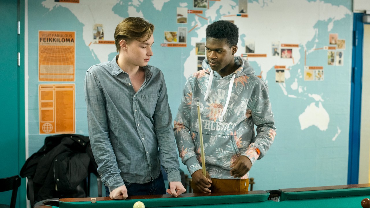 Uxlayotgan singlisi va Ana uygonayotgani porno videoni tomosha qiling