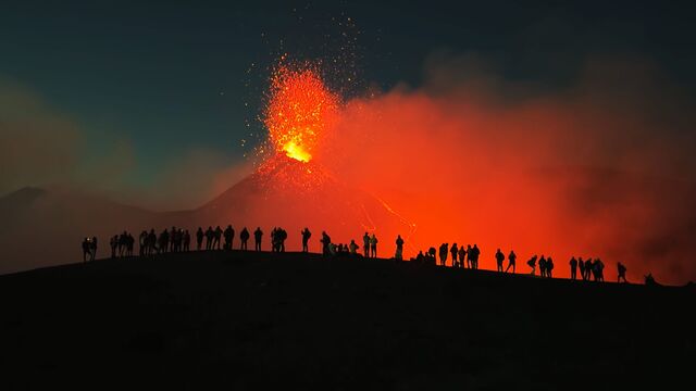 Bild ur Vulkaner på nära håll